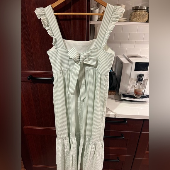 Gal meets glam Jasmine - Picture 7 of 11